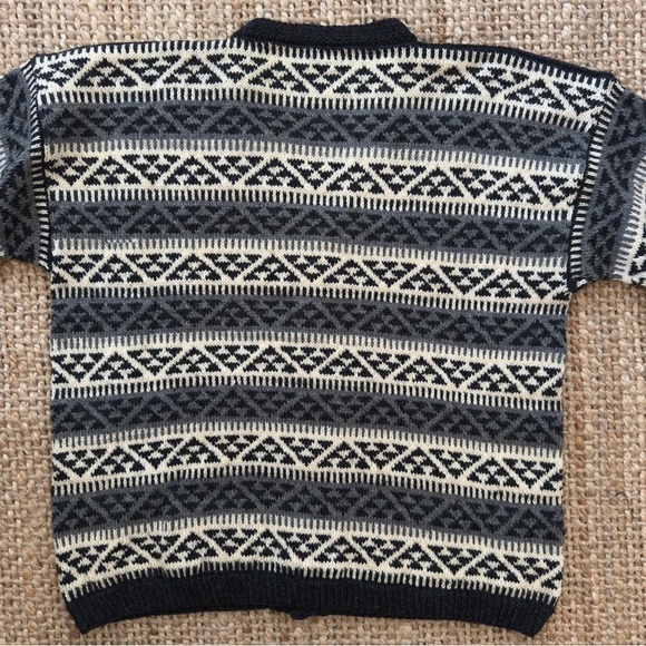 Vintage Black Gray Handmade
Norwegian Geometric Wool Cardigan - Picture 11 of 11